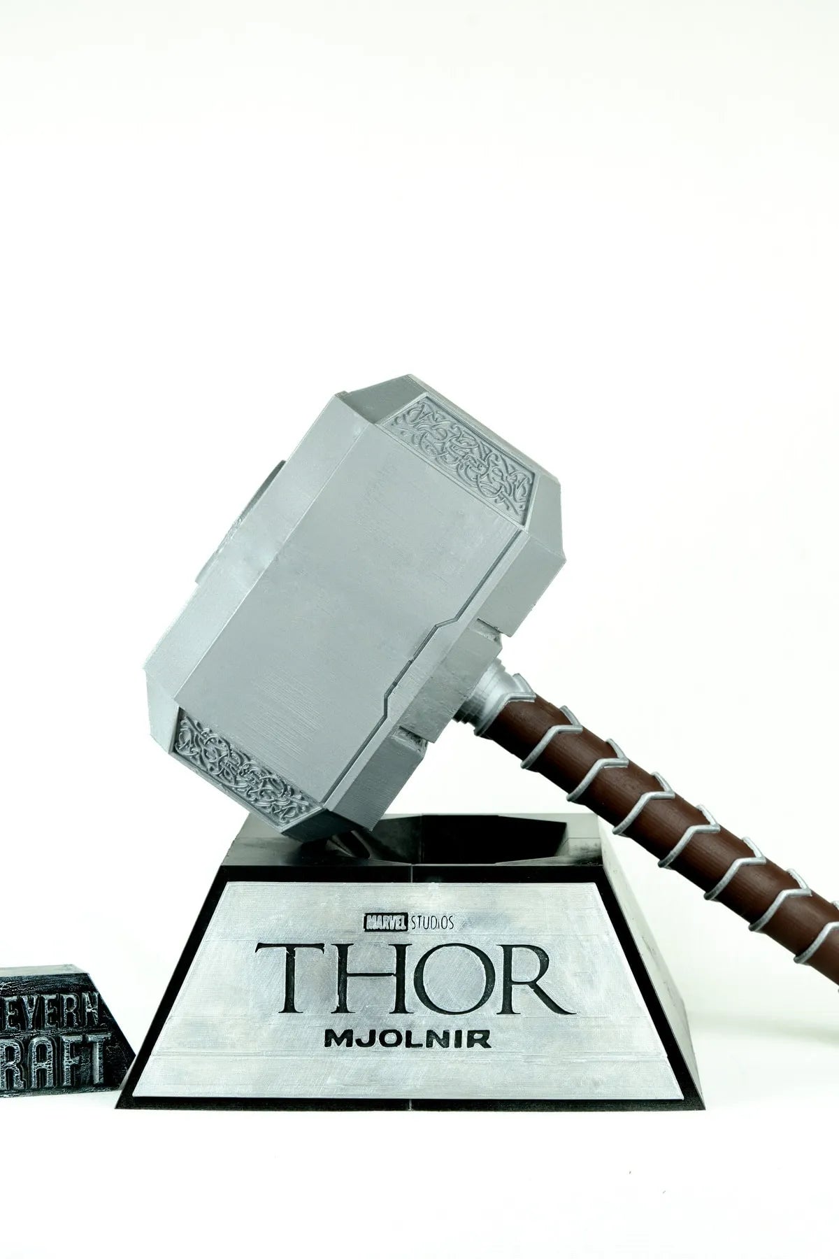 Thor'un Çekici Mjolnir Ve Stand