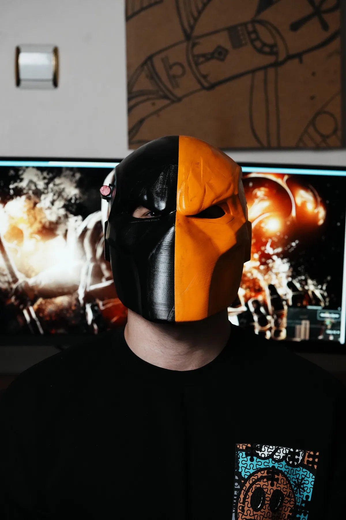 Deathstroke kask Slade Wilson DC